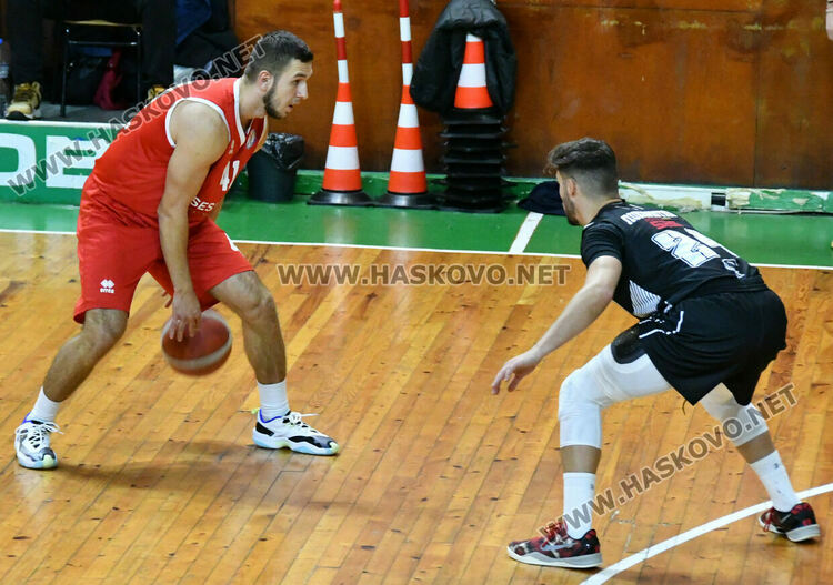 В инфарктен мач „Хасково“ победи „Локомотив“ с 1 точка разлика