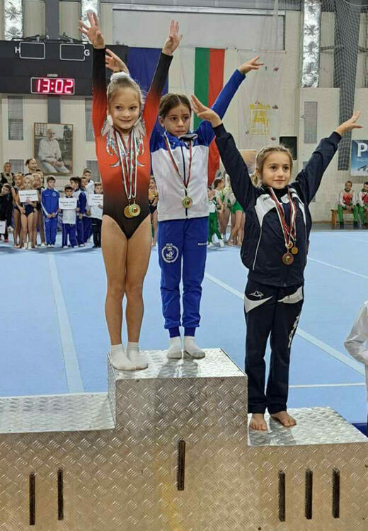 Състезателки на „Юнак“ с престижни класирания на турнир по спортна гимнастика