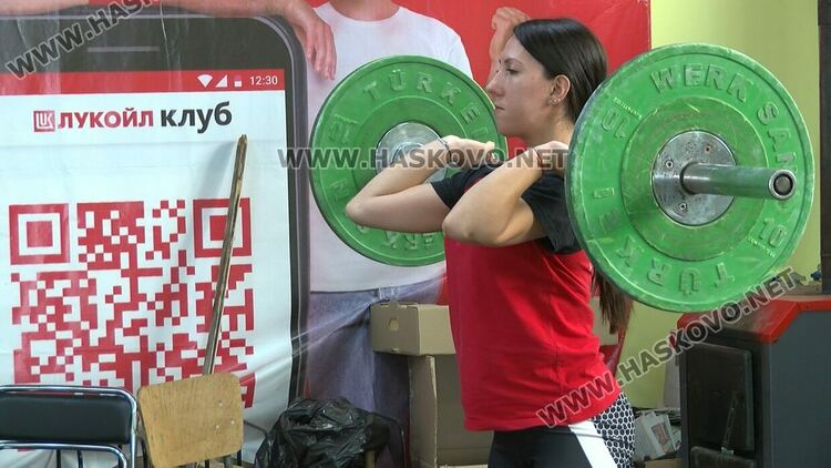 Хасковските щангистки спечелиха три купи на отборния шампионат