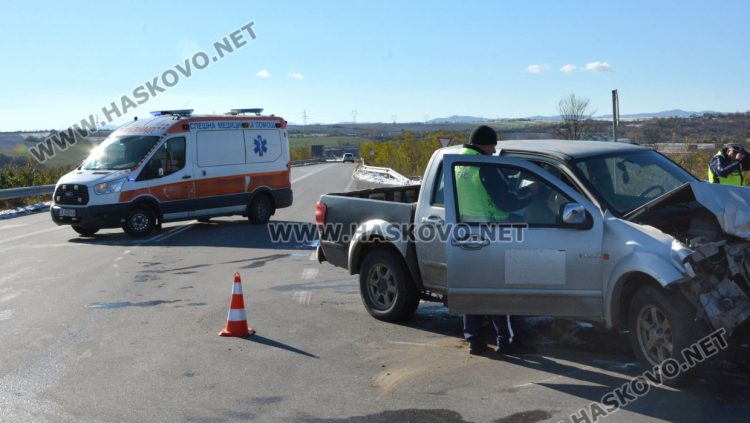 Мъж пострада при отнето предимство в катастрофа между Хасково и Узунджово