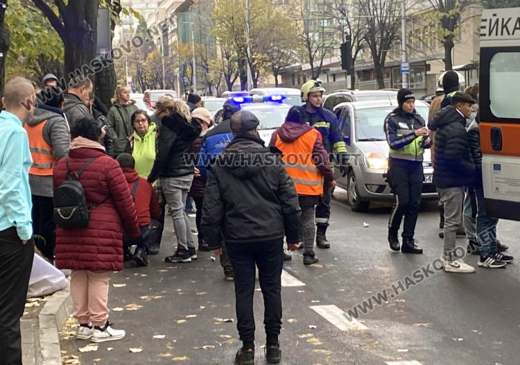 Блъснаха ученичка на пешеходна пътека, пресичаща на червен светофар