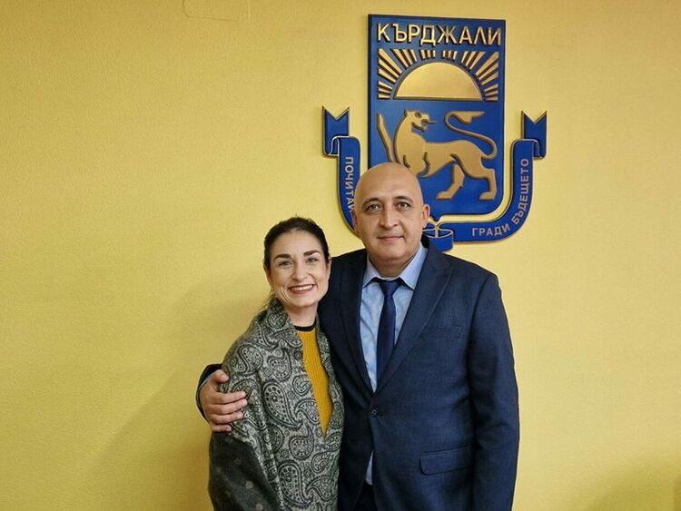 Кметът се срещна с Мария Колева, представяща Кърджали в "Гласът на България"