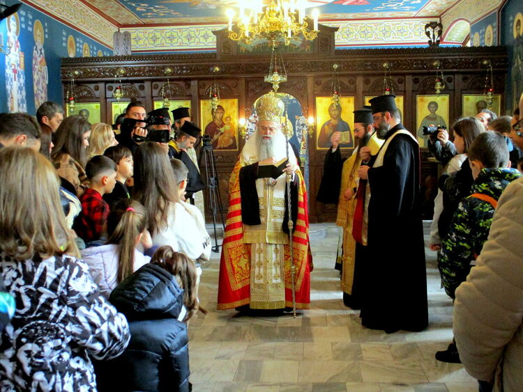 Писмо до Света Богородица вдъхнови 563 ученици от страната и чужбина. Три от наградите дойдоха в Смолян