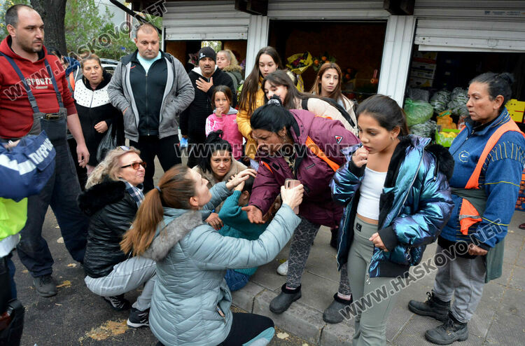 Блъснаха ученичка на пешеходна пътека, пресичаща на червен светофар