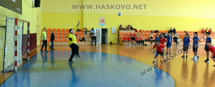 Слабо участие на ученическите игри по хандбал в Хасково
