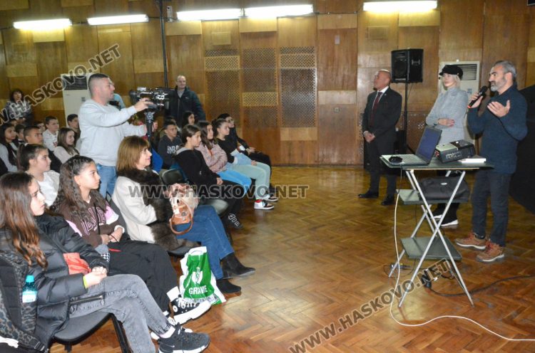 Явор Колев: Контролът, но през доверието на децата, е най-добрият начин да ги предпазим като жертви на киберпрестъпления