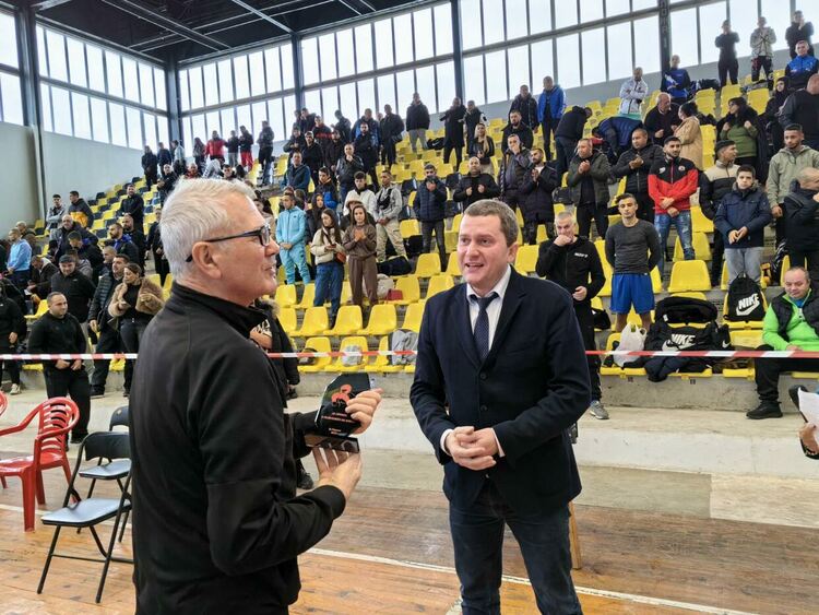 Перник отново е домакин на кръг от Държавното лично отборно първенство по бокс за мъже и жен