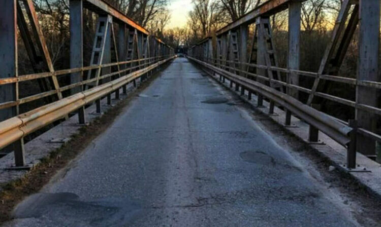 Днес за два часа ще бъде ограничено движението по моста между Първомай и Градина