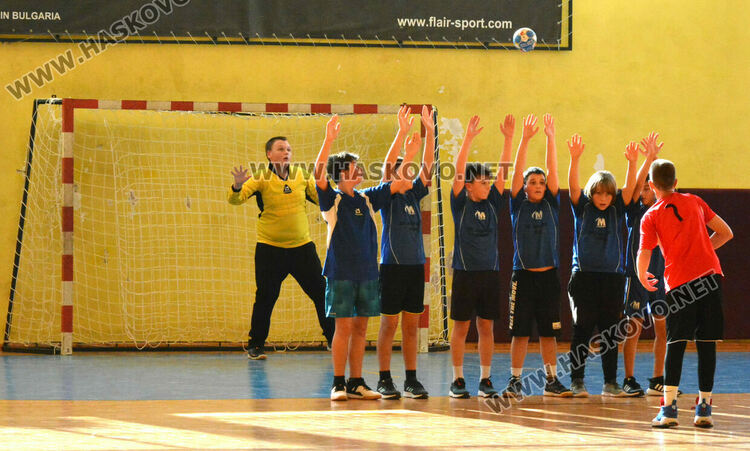 Слабо участие на ученическите игри по хандбал в Хасково