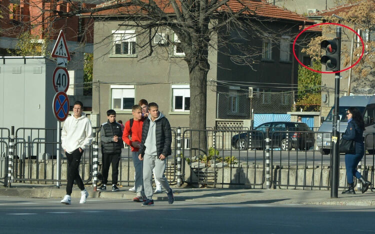 41 пешеходци глобени за месец  в Хасково за неправилно пресичане 