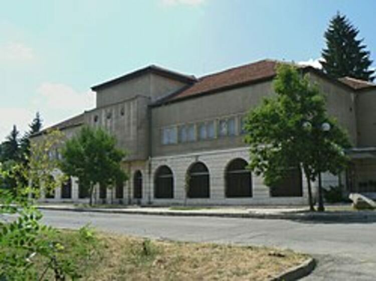 Музеят в Перник получи плакет "Св. Св. Кирил и Методий" от името на президента на Република България Румен Радев за 70-ата си годишнина