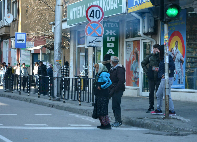 41 пешеходци глобени за месец  в Хасково за неправилно пресичане 