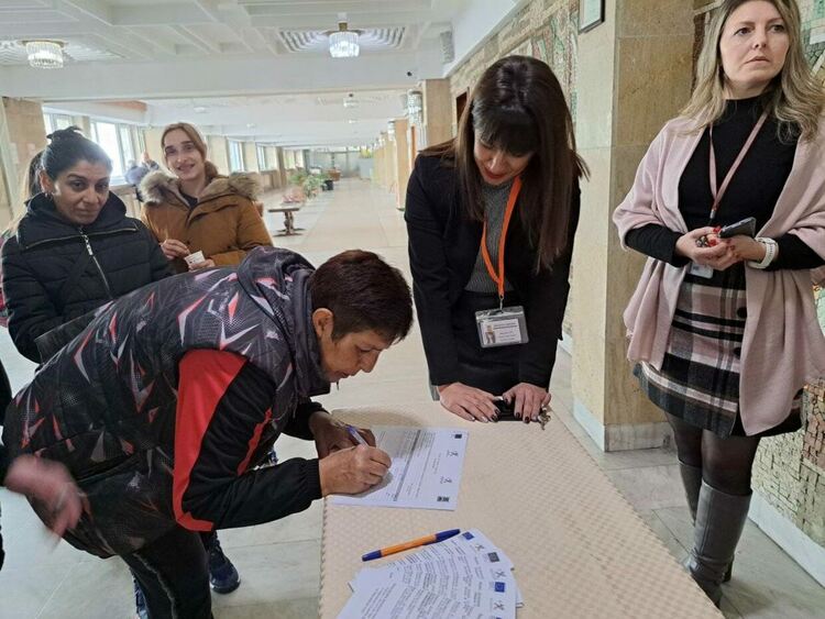 В Смолян близо 100 души от социално уязвими групи бяха обучени как да търсят и намират работа