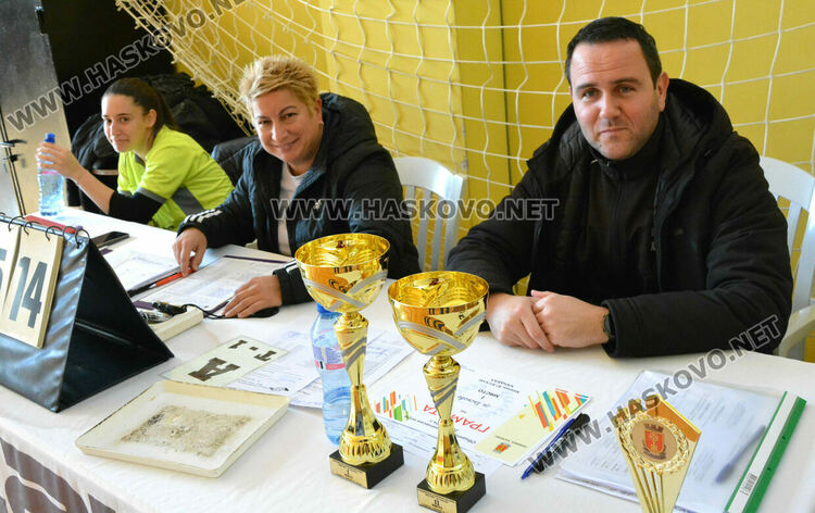 Хандбалистите на ПМГ са шампиони на ученическите игри след обрат