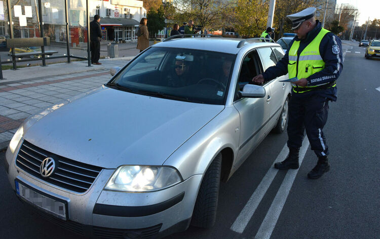 41 пешеходци глобени за месец  в Хасково за неправилно пресичане 