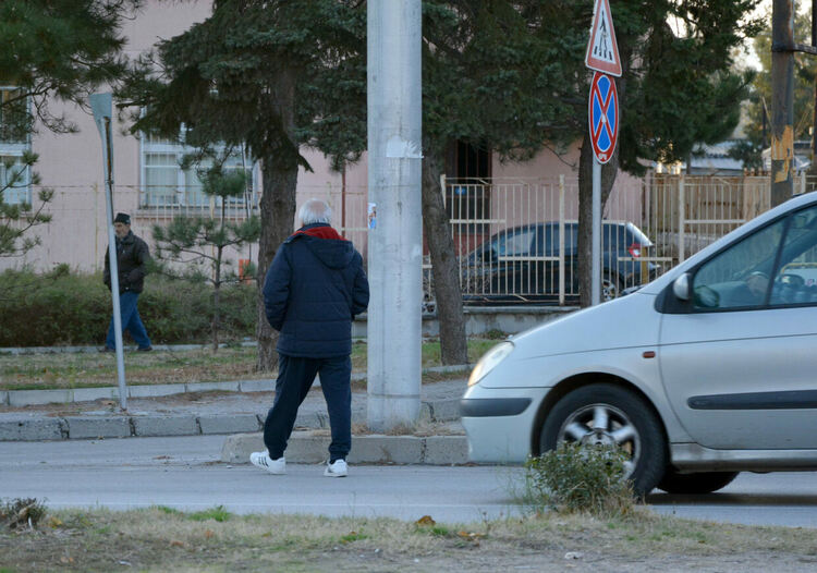 41 пешеходци глобени за месец  в Хасково за неправилно пресичане 