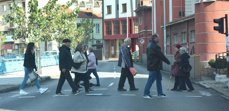 41 пешеходци глобени за месец  в Хасково за неправилно пресичане 