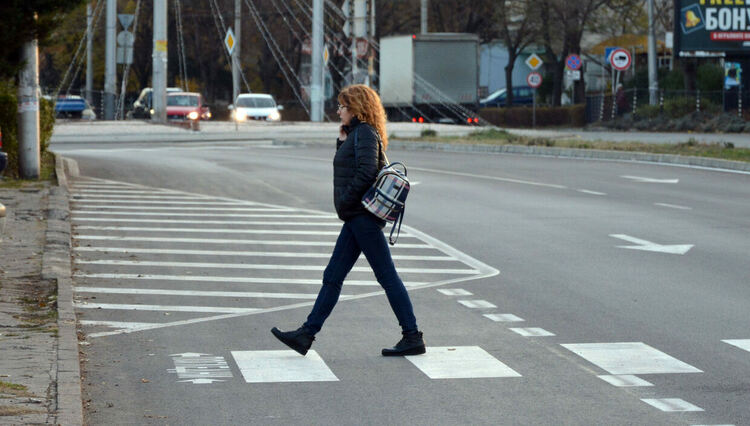 41 пешеходци глобени за месец  в Хасково за неправилно пресичане 