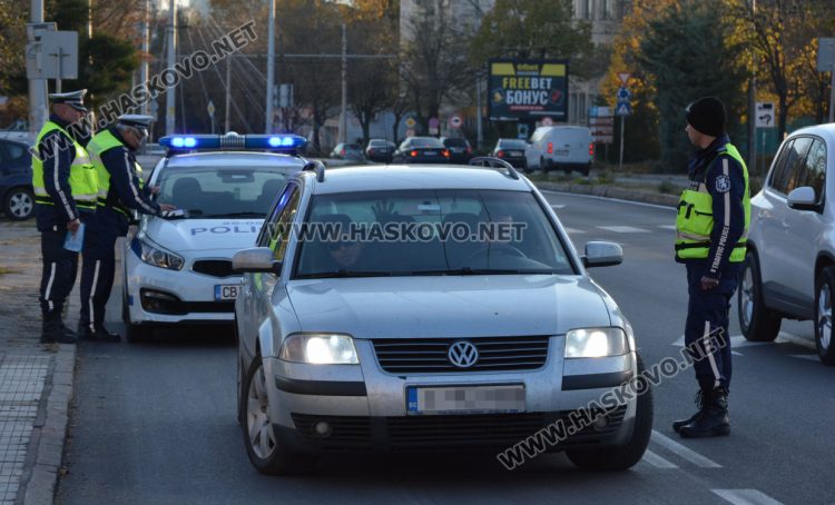 41 пешеходци глобени за месец  в Хасково за неправилно пресичане 