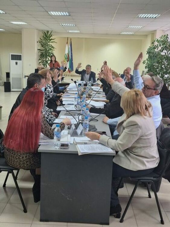 НА ЗАСЕДАНИЕ НА ОБЩИНСКИ СЪВЕТ РАДОМИР ИЗБРАХА ЗАМЕСТНИК-ПРЕДСЕДАТЕЛ И ПРЕДСЕДАТЕЛИ НА ПОСТОЯННИТЕ КОМИСИИ