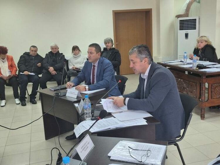 НА ЗАСЕДАНИЕ НА ОБЩИНСКИ СЪВЕТ РАДОМИР ИЗБРАХА ЗАМЕСТНИК-ПРЕДСЕДАТЕЛ И ПРЕДСЕДАТЕЛИ НА ПОСТОЯННИТЕ КОМИСИИ