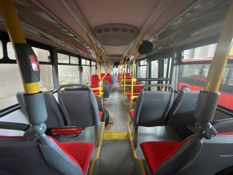 Символична първа копка на проект „Подобряване качеството на атмосферния въздух чрез въвеждане на екологосъобразен обществен електротранспорт в Перник“ бе направена днес