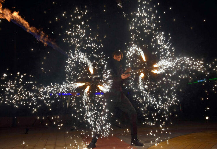 Грейна Коледната елха в Харманли