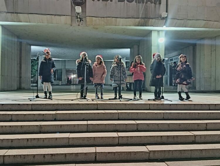 Коледният дух дойде в Първомай