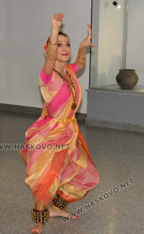 Хасково се докосна до индийската култура