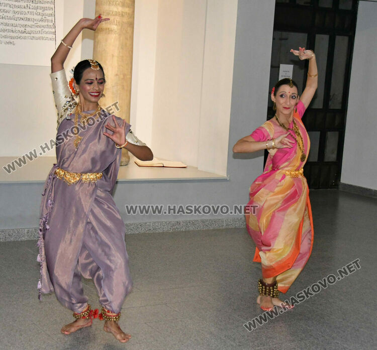 Хасково се докосна до индийската култура