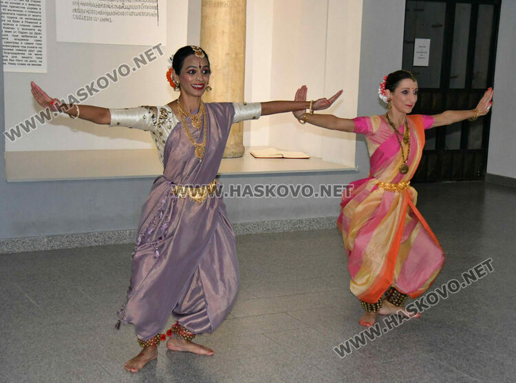 Хасково се докосна до индийската култура