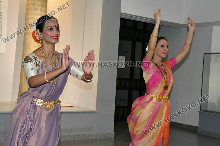 Хасково се докосна до индийската култура