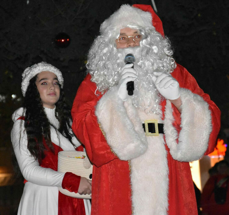 Грейна Коледната елха в Харманли