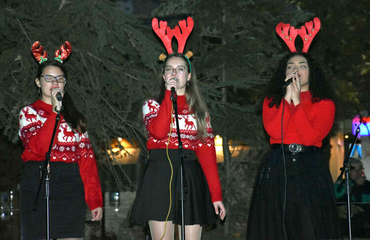 Грейна Коледната елха в Харманли