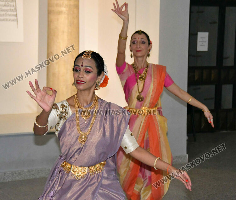 Хасково се докосна до индийската култура