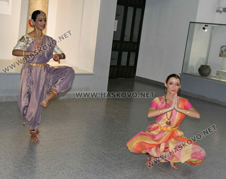 Хасково се докосна до индийската култура