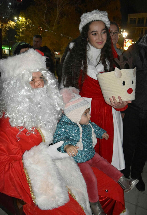 Грейна Коледната елха в Харманли