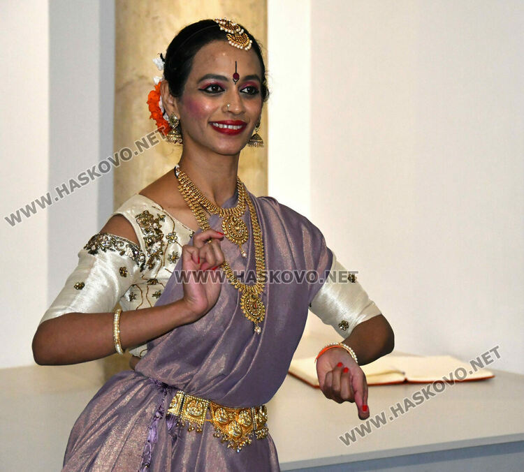 Хасково се докосна до индийската култура