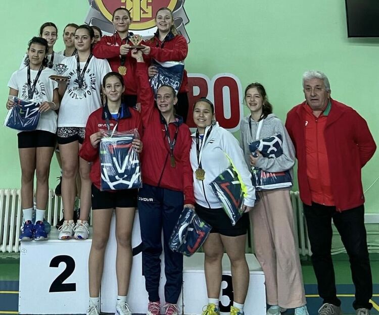 Злато и сребро за хасковските бадминтонисти