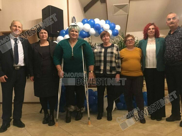 С бастуни на хорото и много настроение в Чепеларе празнуваха Деня на хората с увреждания