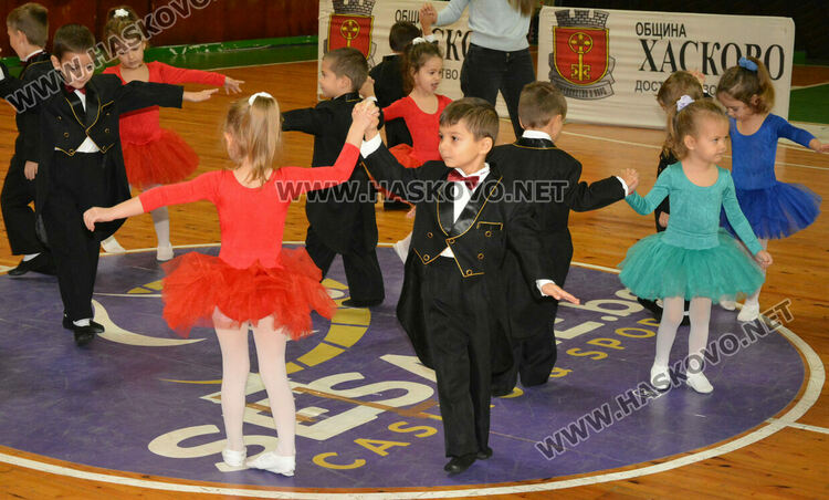 Шарено и шумно парти за деца от социалните услуги и детските градини в Хасково