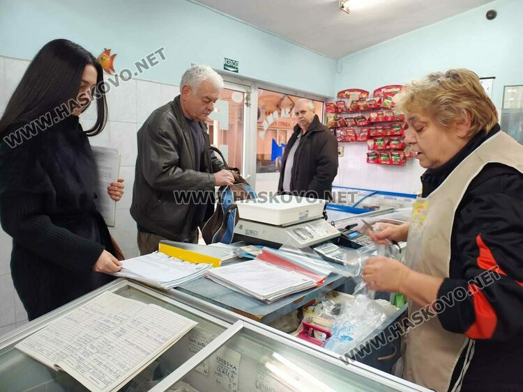 Започнаха проверките в обектите за риба преди Никулден