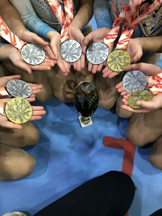 5 състезателки на „Виолена“ се завърнаха с медали от Букурещ