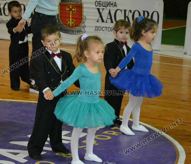 Шарено и шумно парти за деца от социалните услуги и детските градини в Хасково