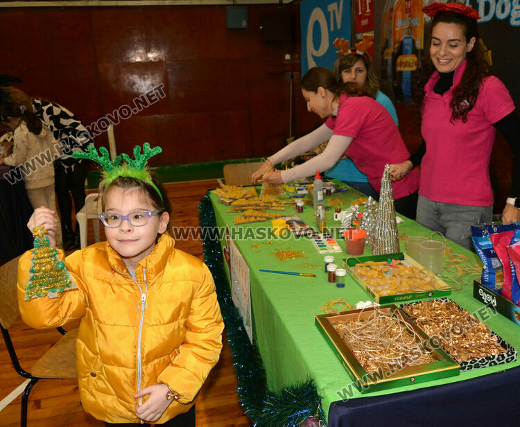 Шарено и шумно парти за деца от социалните услуги и детските градини в Хасково