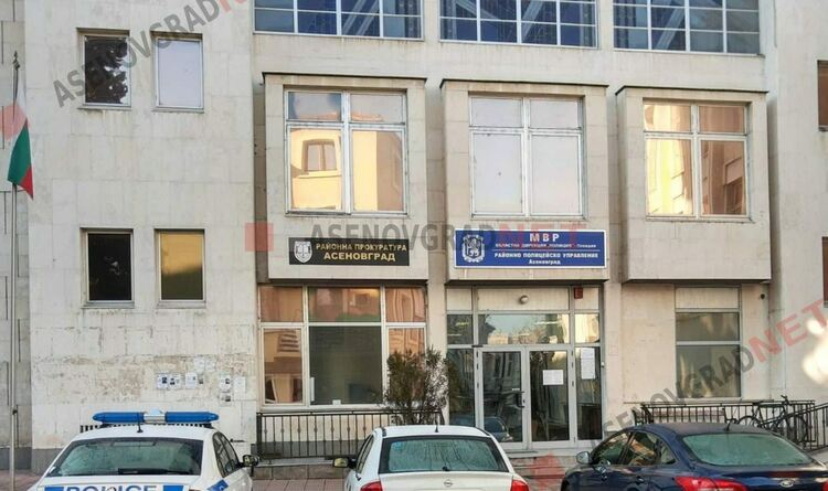 Мъж потроши входната врата на съседа си заради конфликт