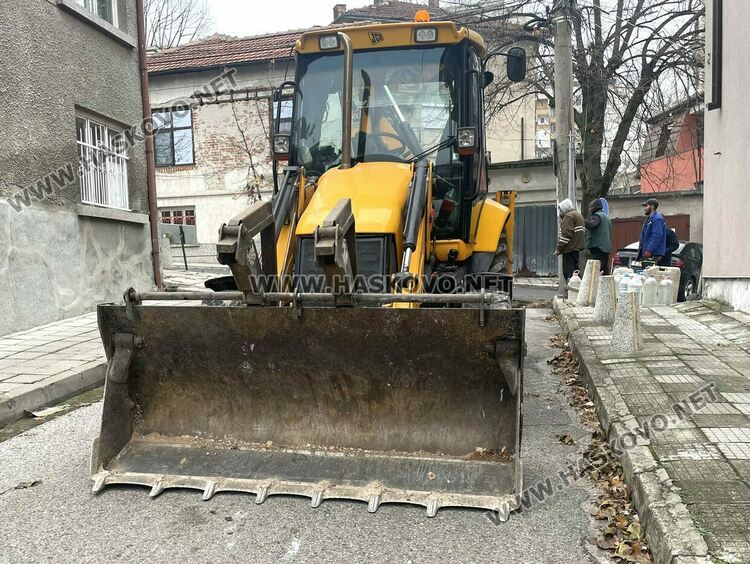 Затвориха улица „Константин Симидчиев“ за подмяна на амортизирания водопровод