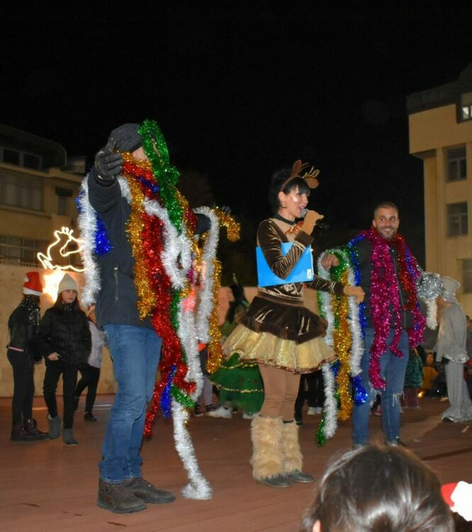 Засия коледната елха на Асеновград 