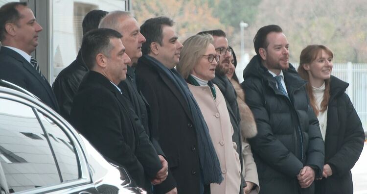 Асен Василев: Няма опасност България да остане без горива, ако „Лукойл“ продаде рафинерията си в Бургас