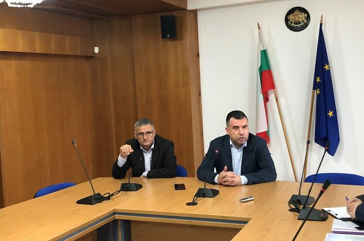 Областният управител настоява за трайни законови мерки за обезопасяване на инфраструктурните обекти в региона